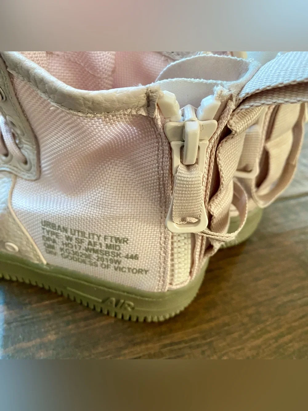 Women’s Nike SF Air Force 1 Mid sneakers - Light Pink